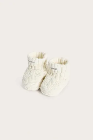 Baby white cable-knit cotton booties
