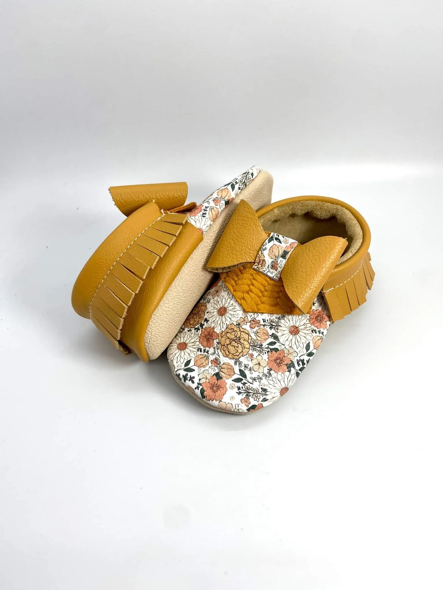 Boho Bloom Bow Mocc