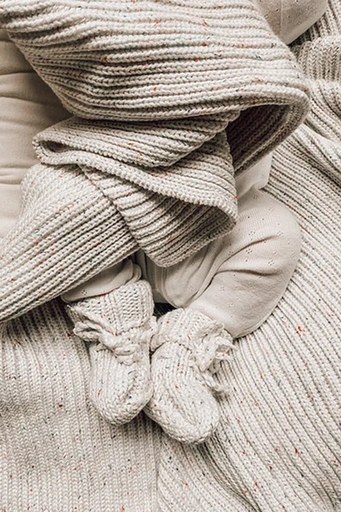 Bundl | Vanilla Speckles Baby Bonnet & Bootie Set