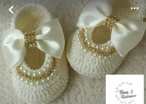Crochet baby girl booties/ Crochet handmade baby shoes