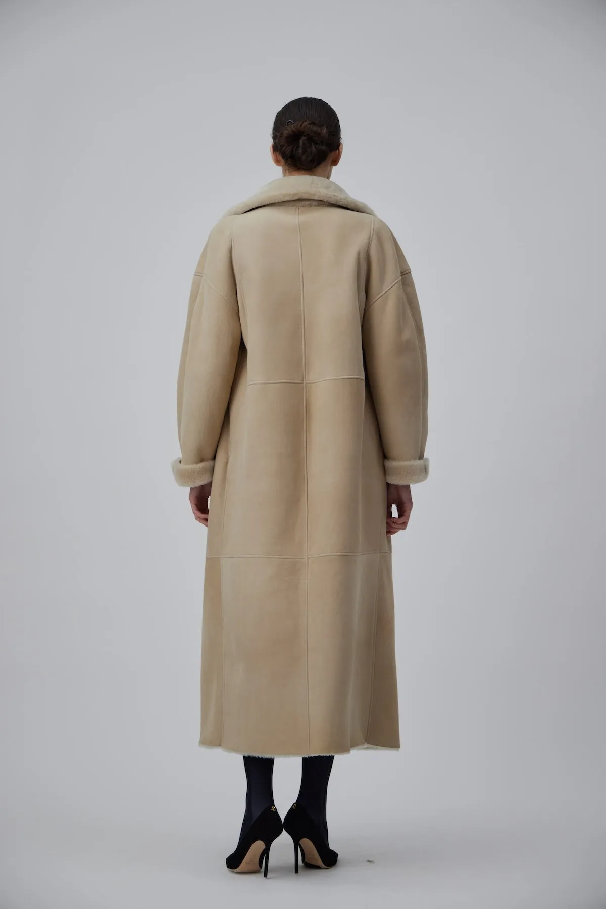 LONG SHEARLING COAT IN MACCHIATO