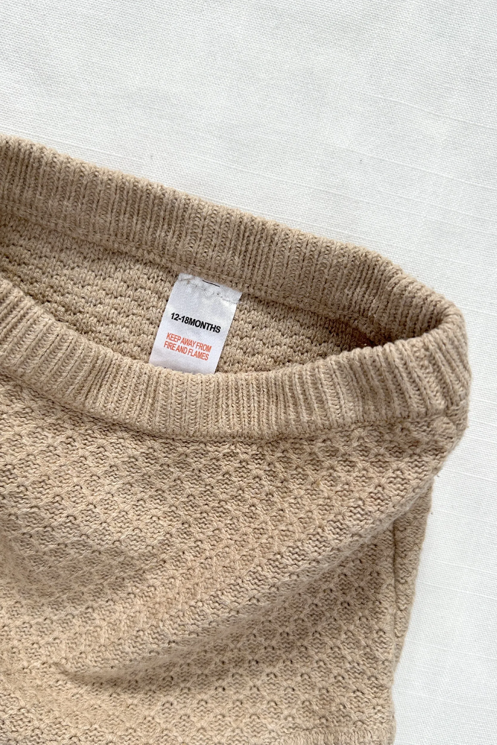 MINI: KNITTED CO-ORD SHORTS AND SWEATER