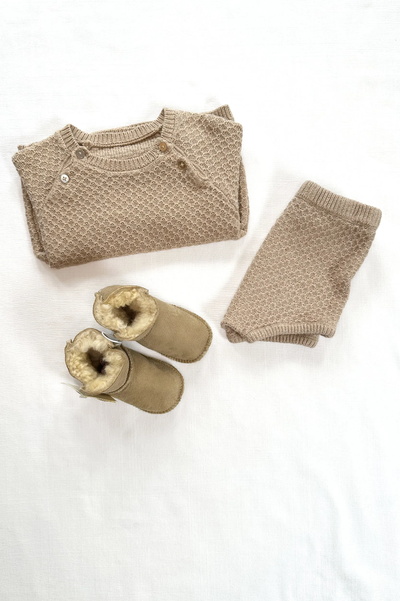 MINI: KNITTED CO-ORD SHORTS AND SWEATER