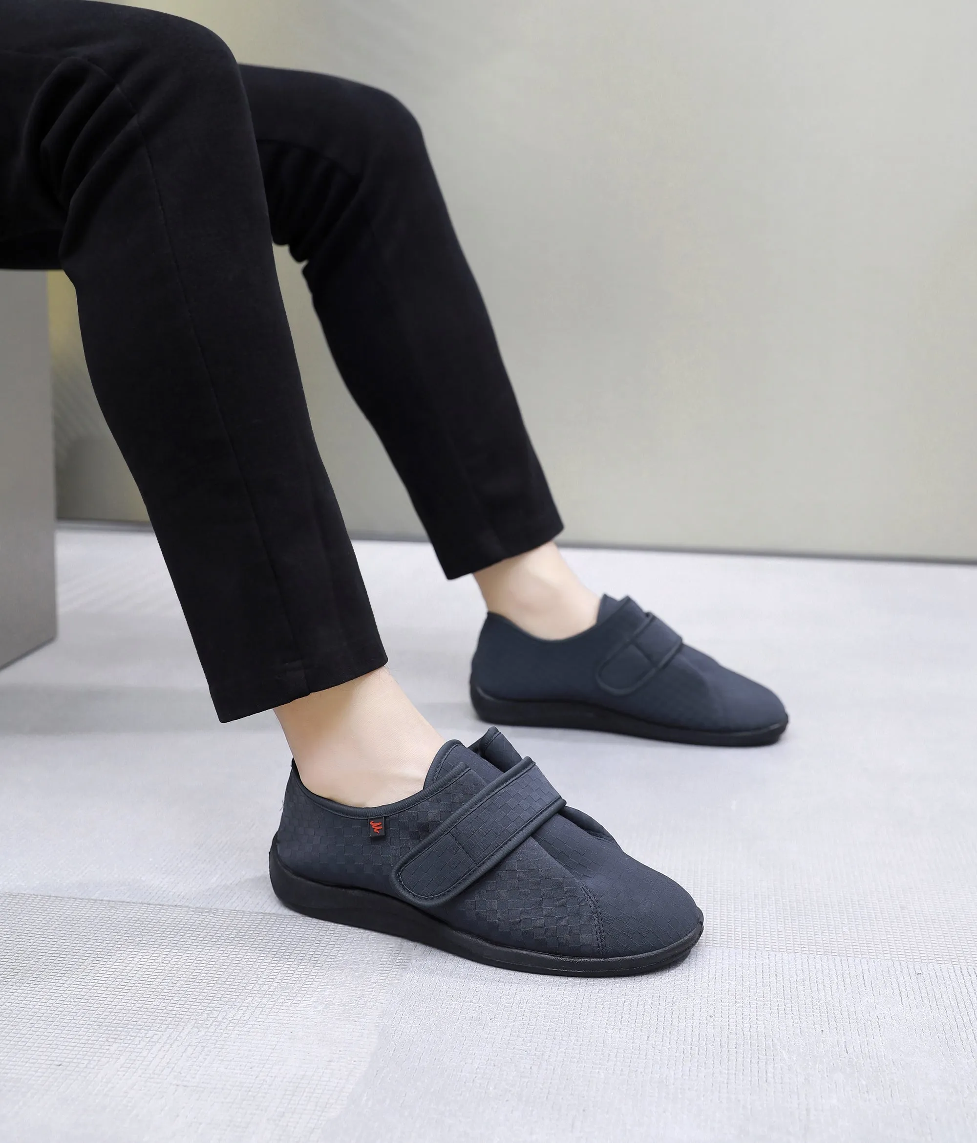 Nanccy Wide Diabetic Shoes For Swollen Feet - NW6038