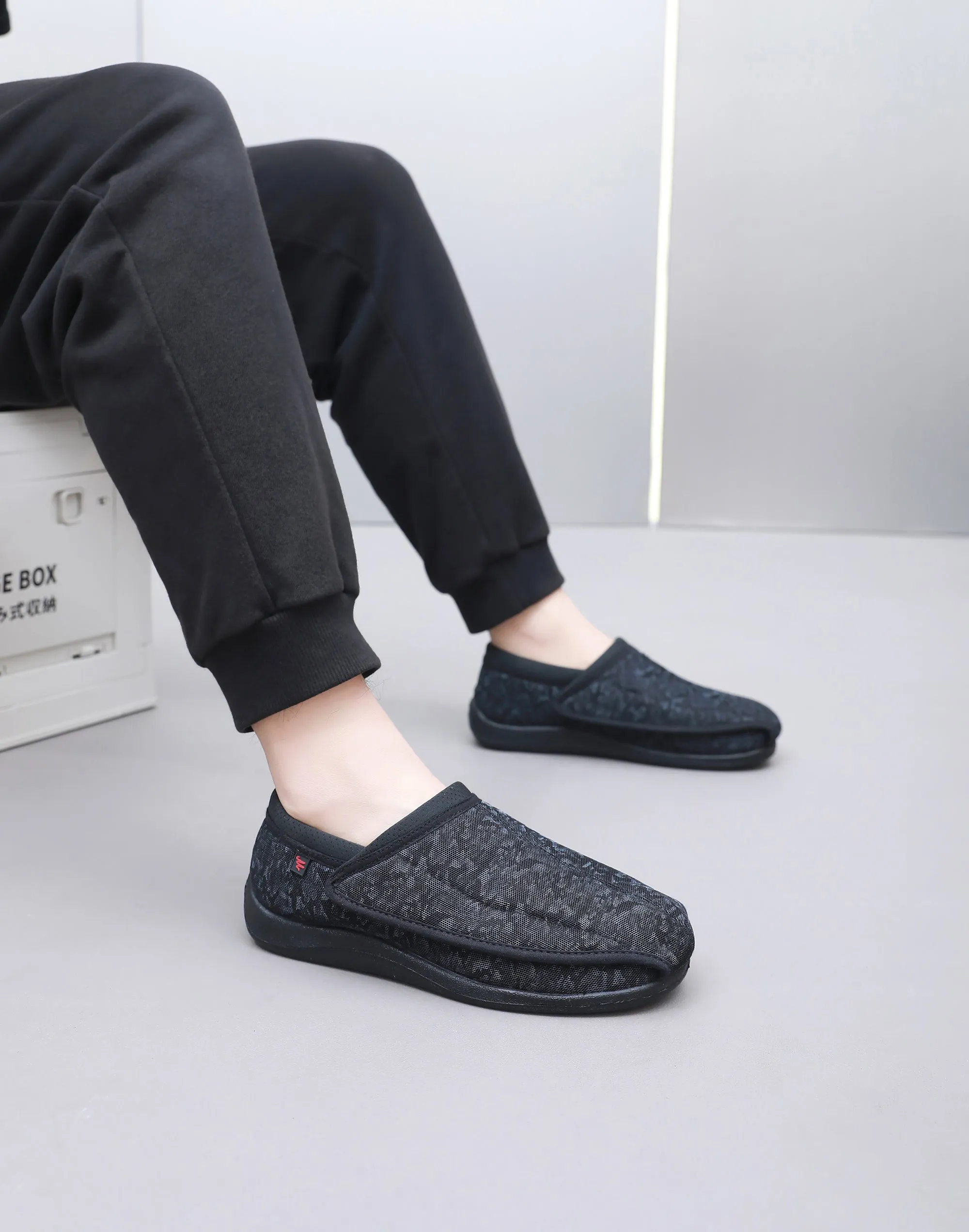 Nanccy Wide Diabetic Shoes For Swollen Feet - NW6039