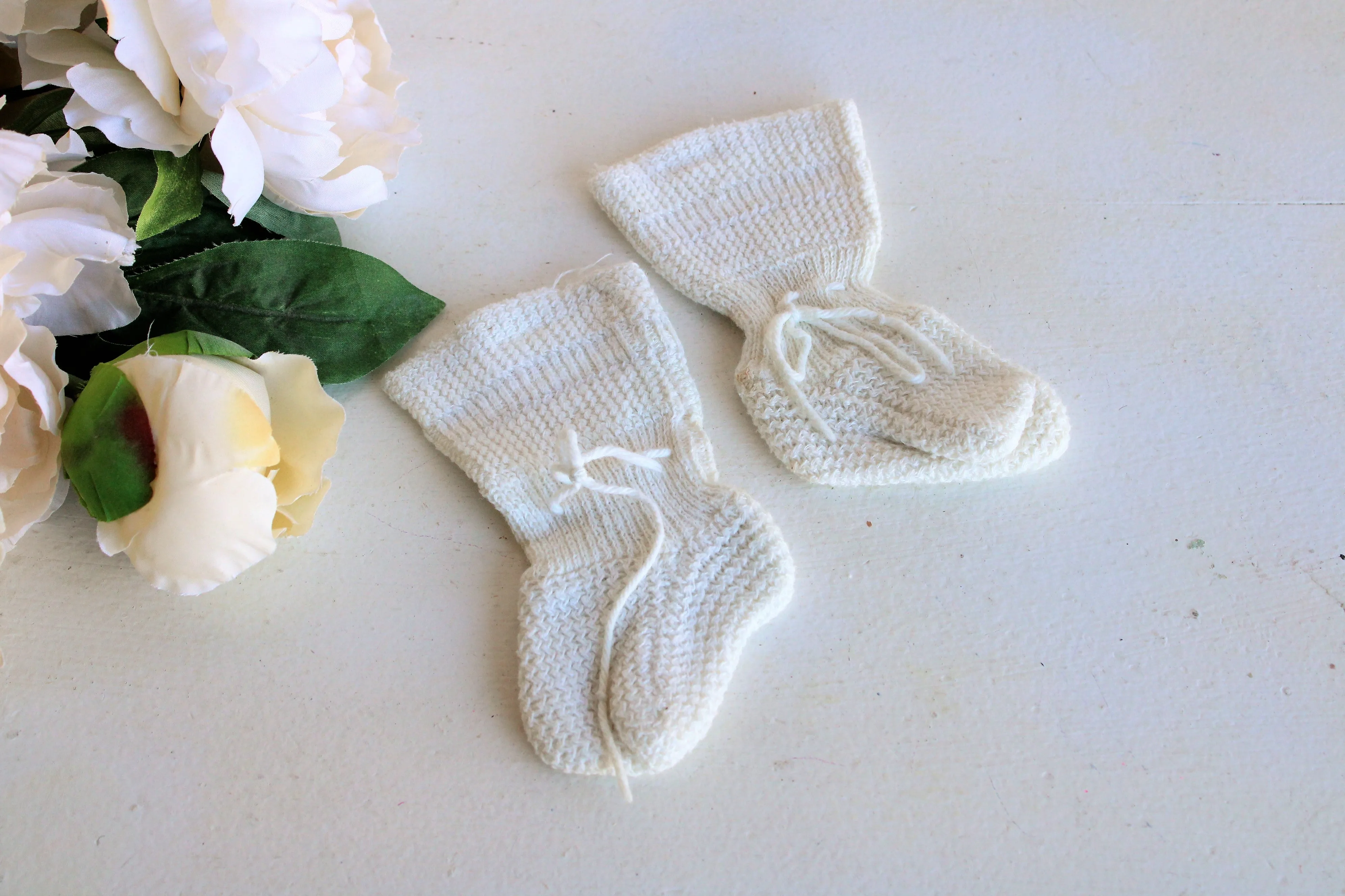 Vintage 1950s White Baby Booties