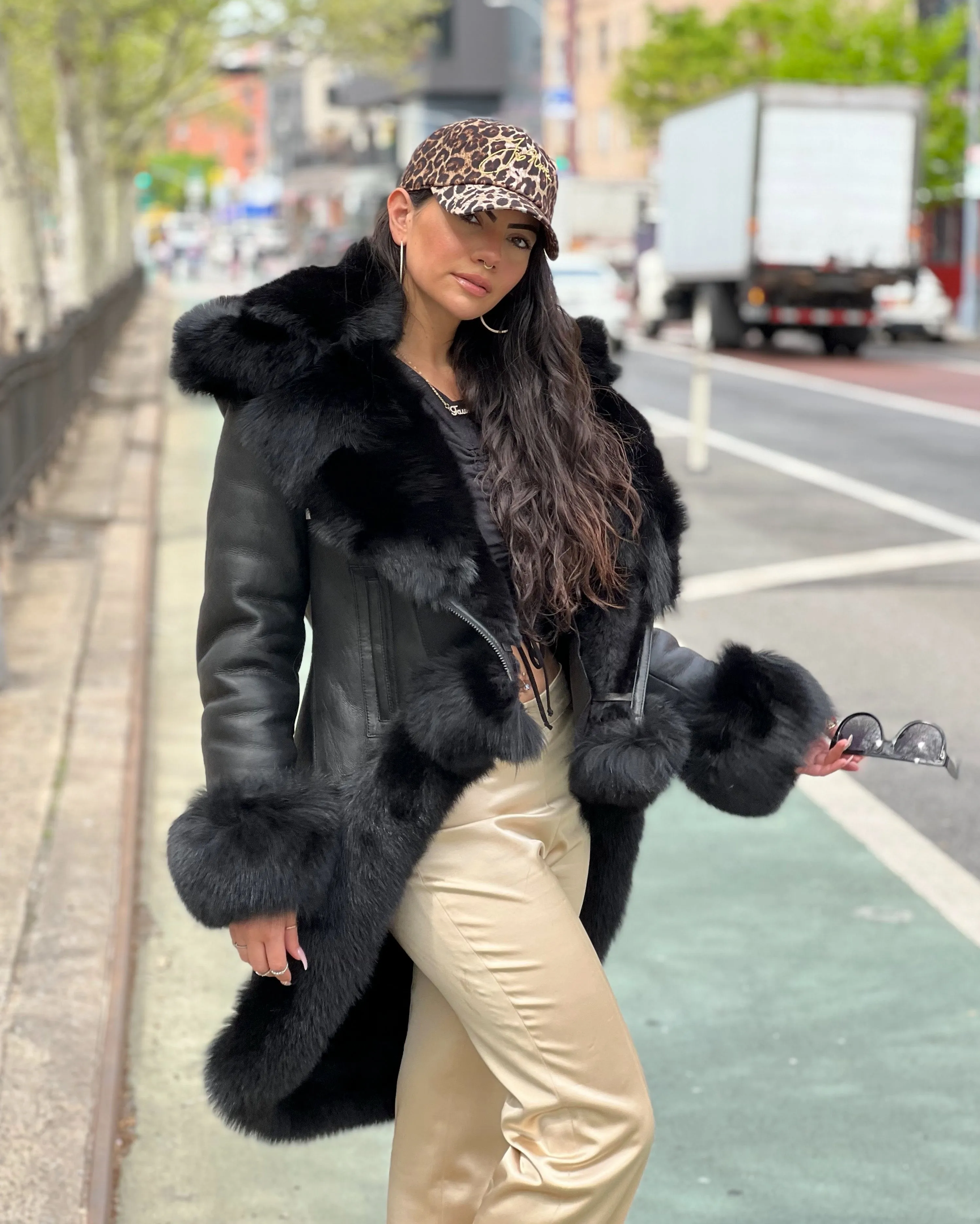 WOMEN SHEARLING- BLACK LONG LENGTH WITH BLACK FOX FUR