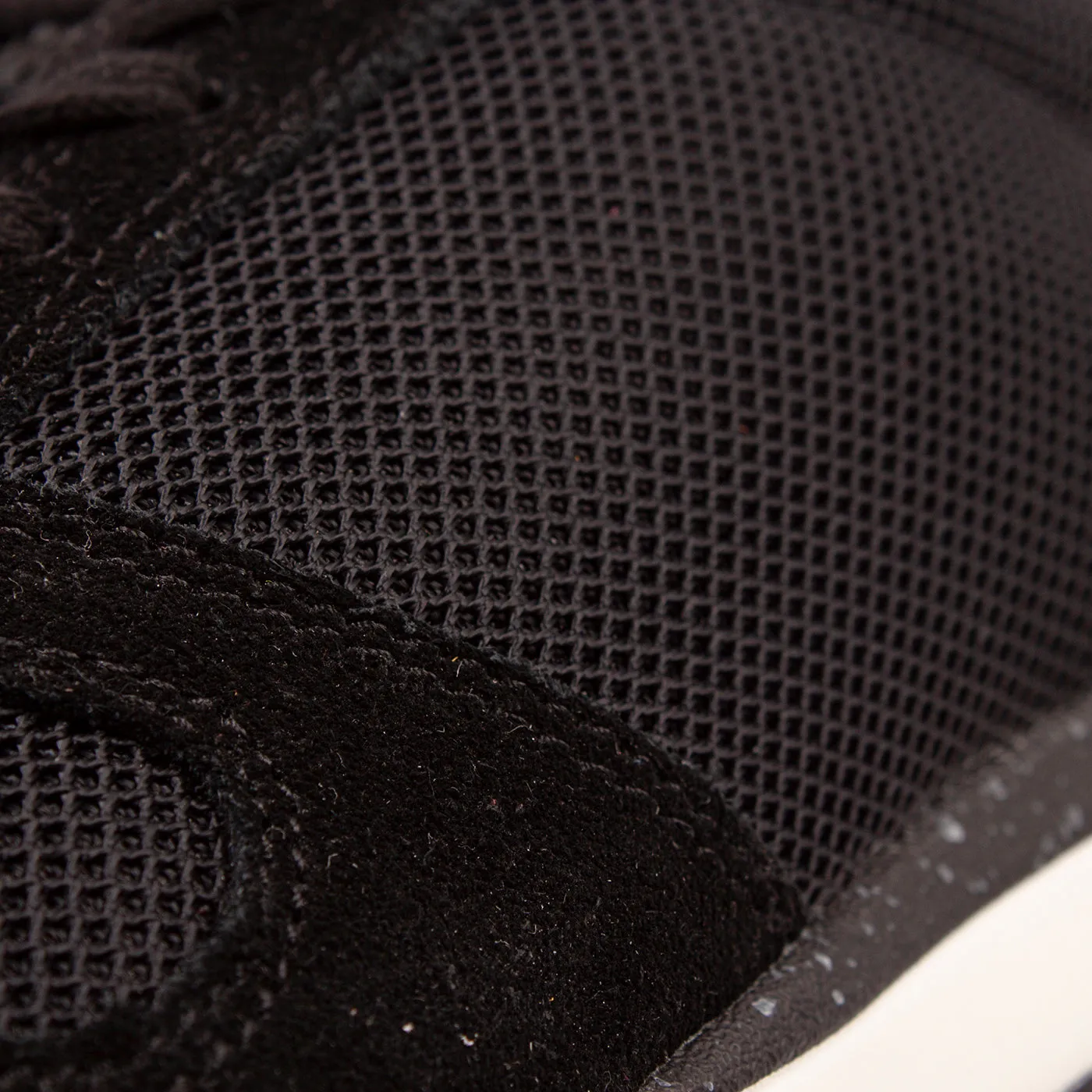 Ydun Fifty - Black