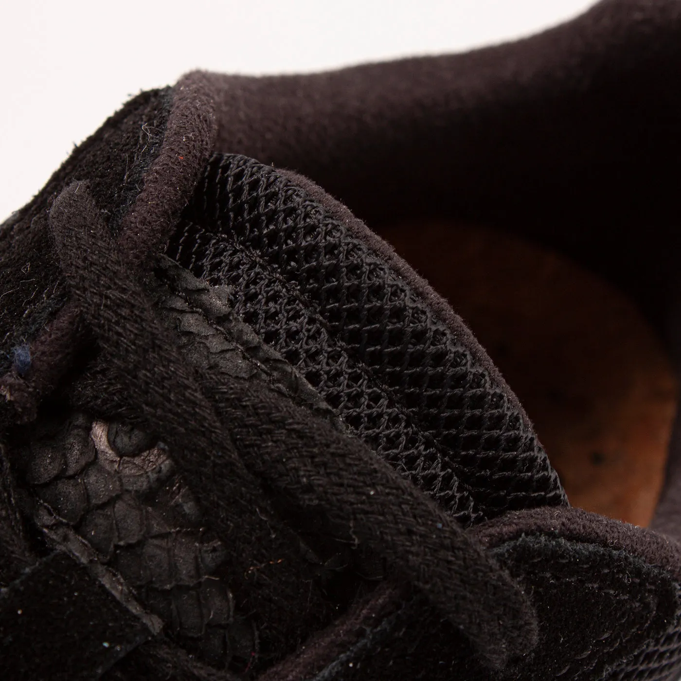 Ydun Fifty - Black